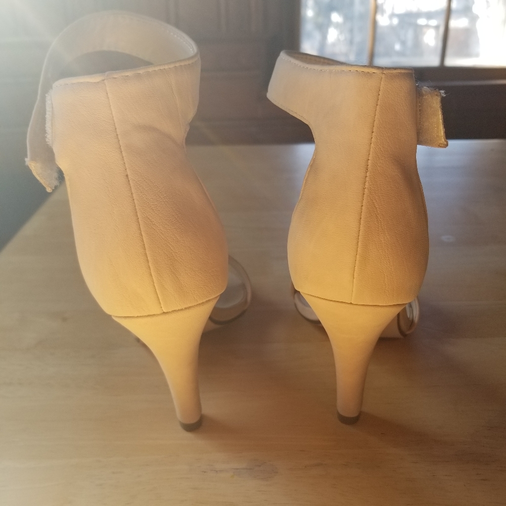 High fashion shoe  tan new heels - Picture 2 of 3